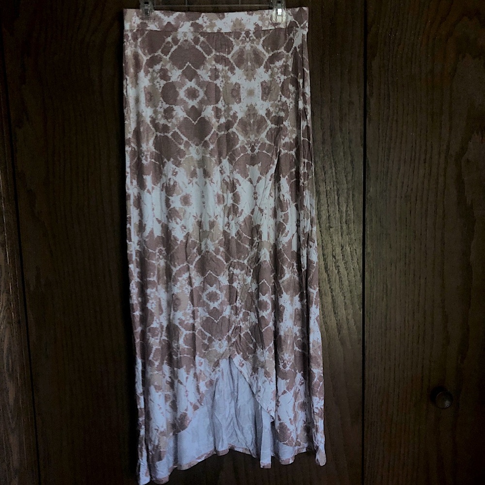Charlotte Russe Tan & White Maxi Wrap Skirt